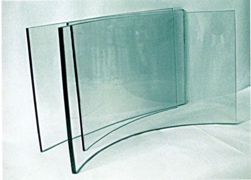 cửa kính chịu lực